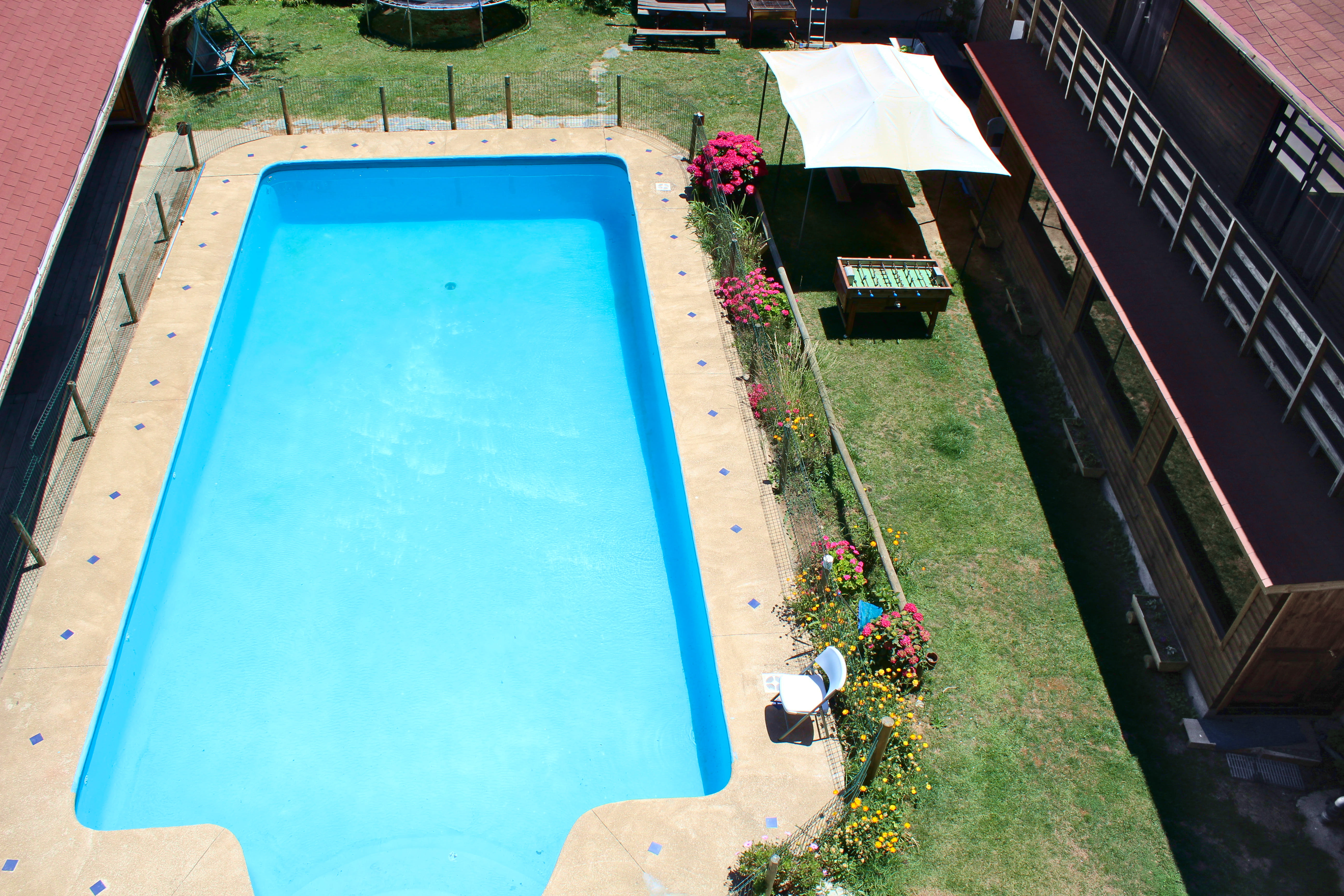 Piscina y jardines — Ecoturismo Lemunantu